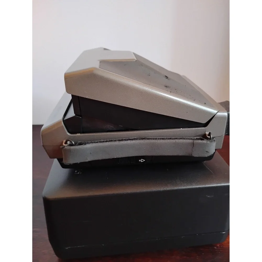 Vintage polaroid Spectra System Instant Film Camera w/ Quintic Lens and HardCase